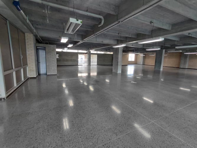 Oficina en arriendo en Guayabal, Medellín, 596 m² · foto 13 de 16