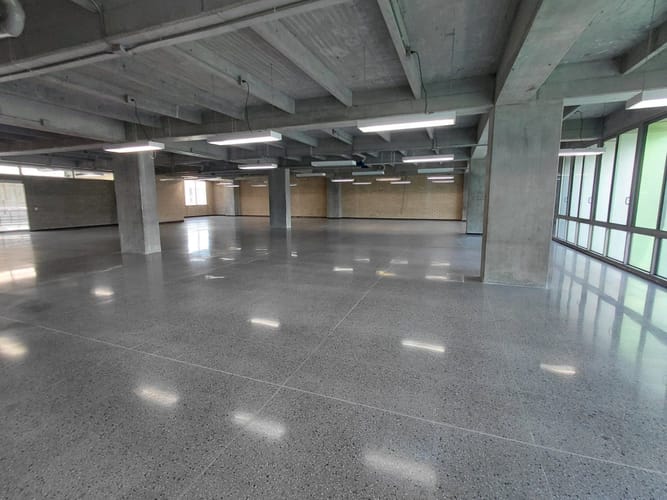 Oficina en arriendo en Guayabal, Medellín, 596 m² · foto 14 de 16