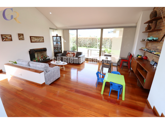Casa de 3 alcobas en arriendo en Rozo, Cota, 257 m² · foto 3 de 24