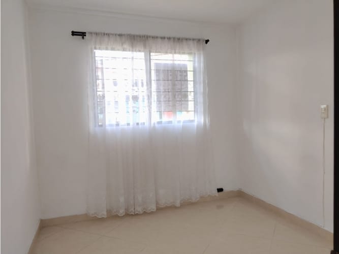 Casa de 2 alcobas en venta en Campo Valdes No.2, Medellín, 69 m² · foto 6 de 9