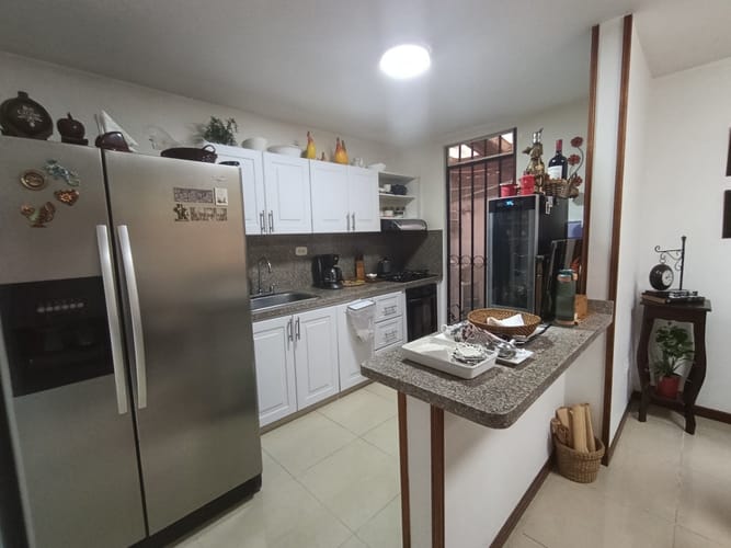Casa de 6 alcobas en venta en El Castillo, Jamundí, 180 m² · foto 5 de 24