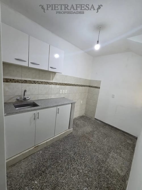 Apartamento en alquiler, 1 dormitorio, 1 baño. Perez Castellanos. · Foto 4
