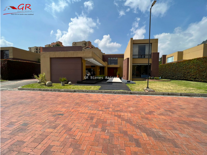 Casa de 3 alcobas en venta en Delicias Norte, Chía, 300 m² · foto 2 de 24