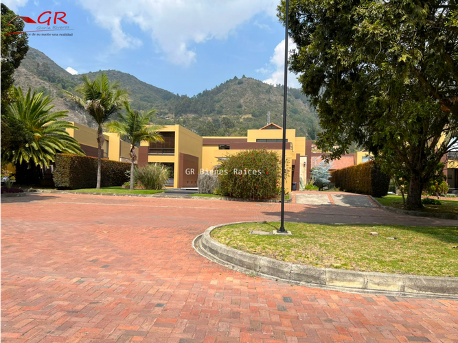 Casa de 3 alcobas en venta en Delicias Norte, Chía, 300 m² · foto 3 de 24