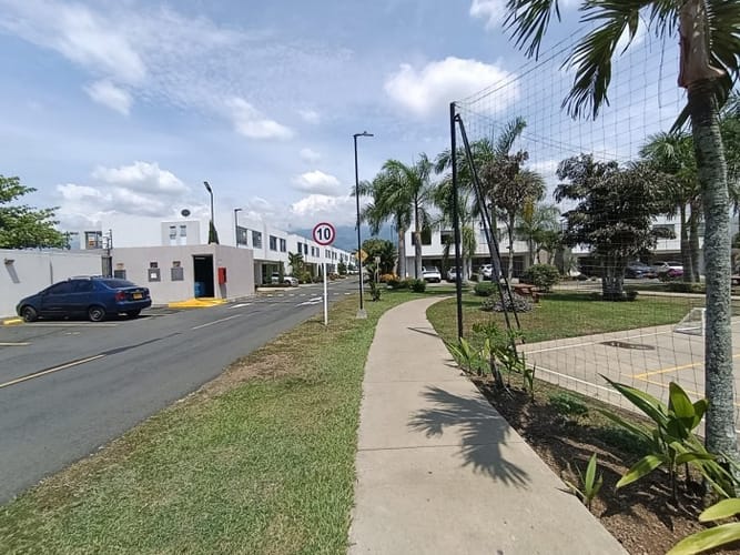 Casa de 4 alcobas en venta en Las Mercedes, Jamundí, 235 m² · foto 2 de 22