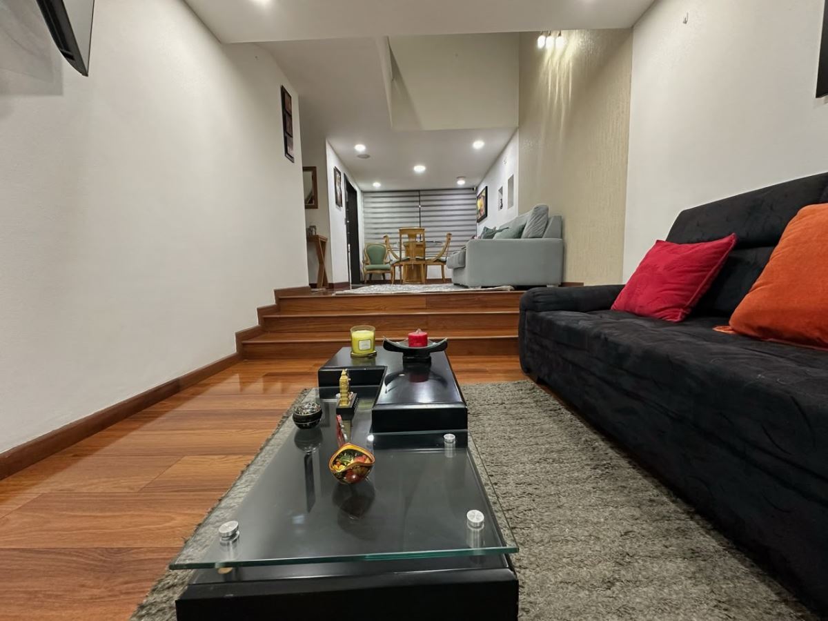Casa en venta en Barrios Unidos, Bogotá · foto 2 de 21