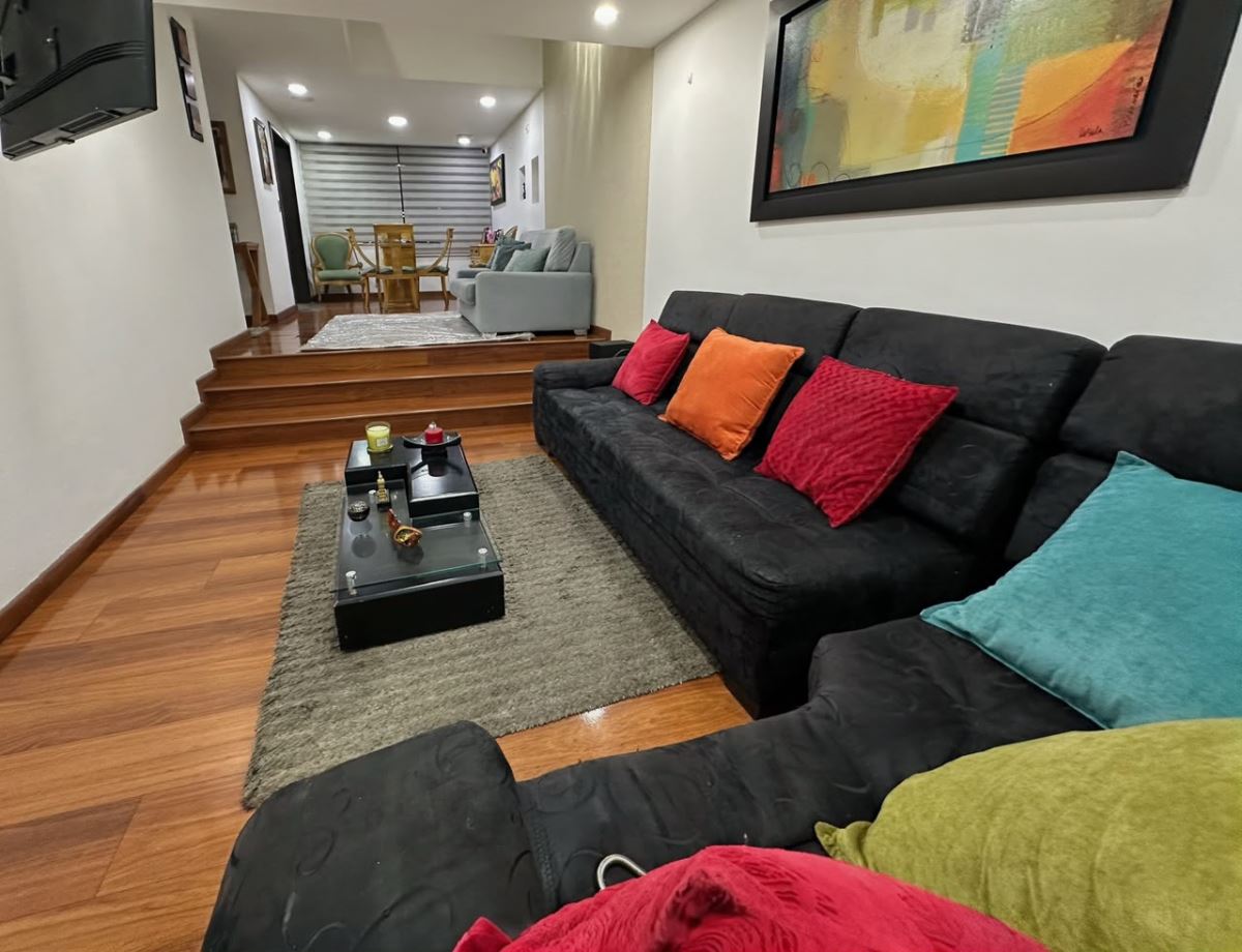 Casa en venta en Barrios Unidos, Bogotá · foto 3 de 21