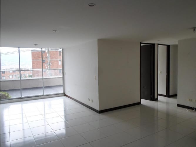 Apartamento de 3 alcobas en arriendo en Asomadera No.2, Medellín, 150 m² · foto 3 de 19