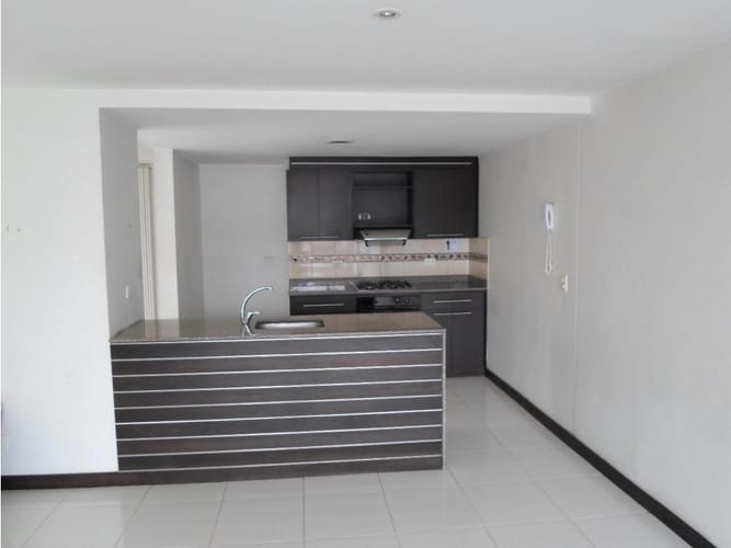 Apartamento de 3 alcobas en arriendo en Asomadera No.2, Medellín, 150 m² · foto 4 de 19