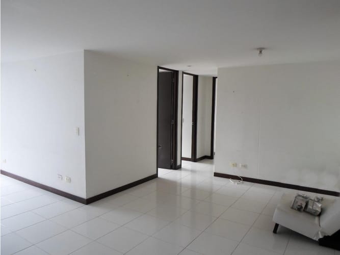 Apartamento de 3 alcobas en arriendo en Asomadera No.2, Medellín, 150 m² · foto 17 de 19