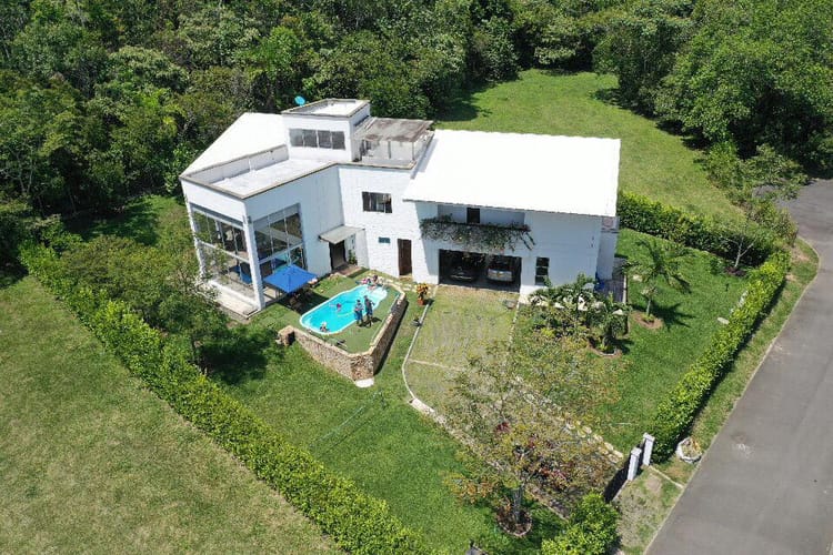 Casa de 5 alcobas en venta en Verde Horizonte, Jamundí, 1407 m² · foto 3 de 24