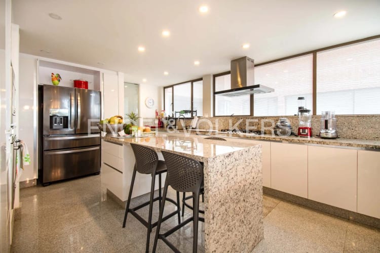 Apartamento de 3 alcobas en arriendo en Chicó Alto, Bogotá, 254 m² · foto 10 de 20