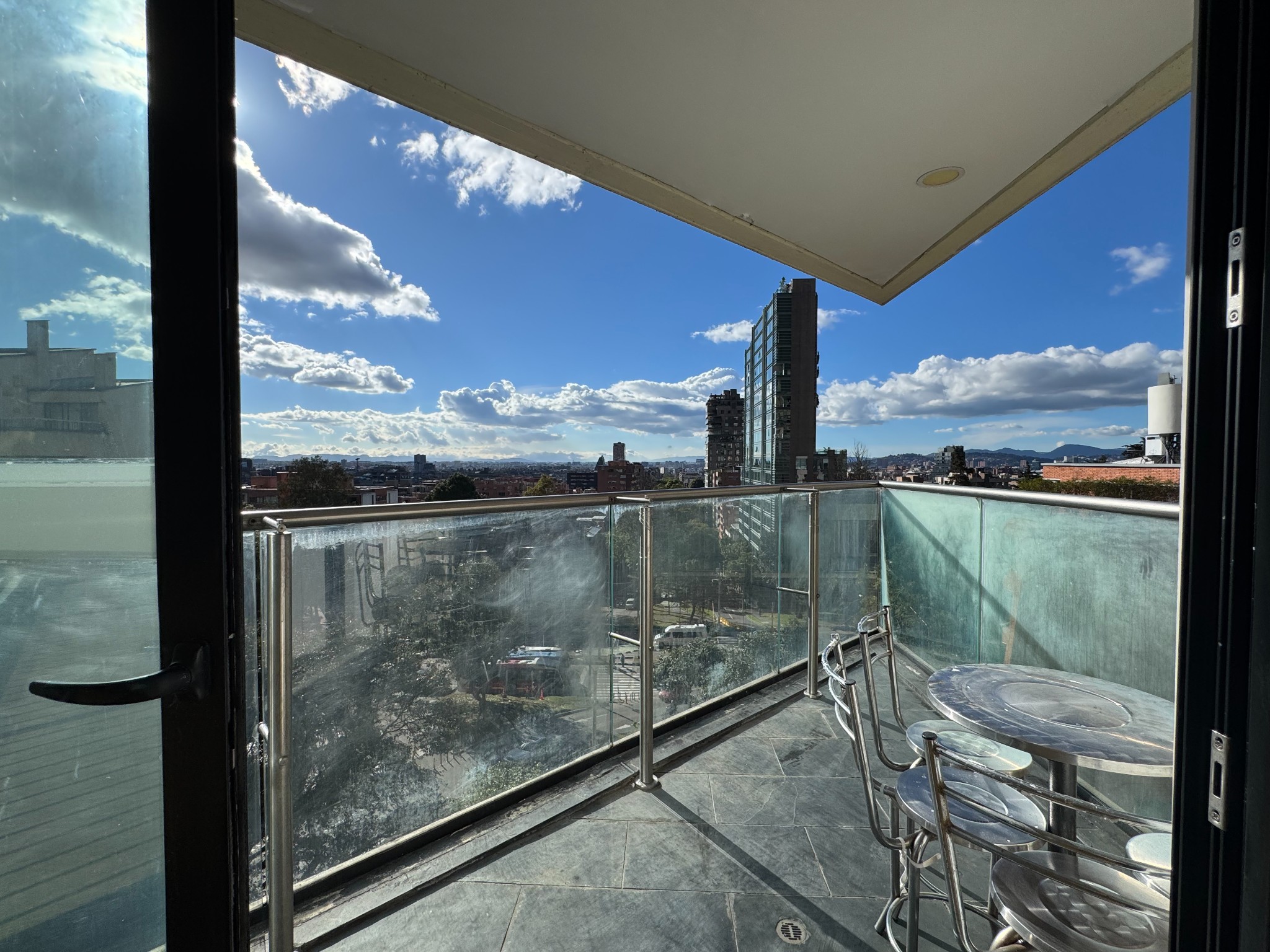 Apartamento en venta en El Refugio, Bogotá · foto 2 de 24