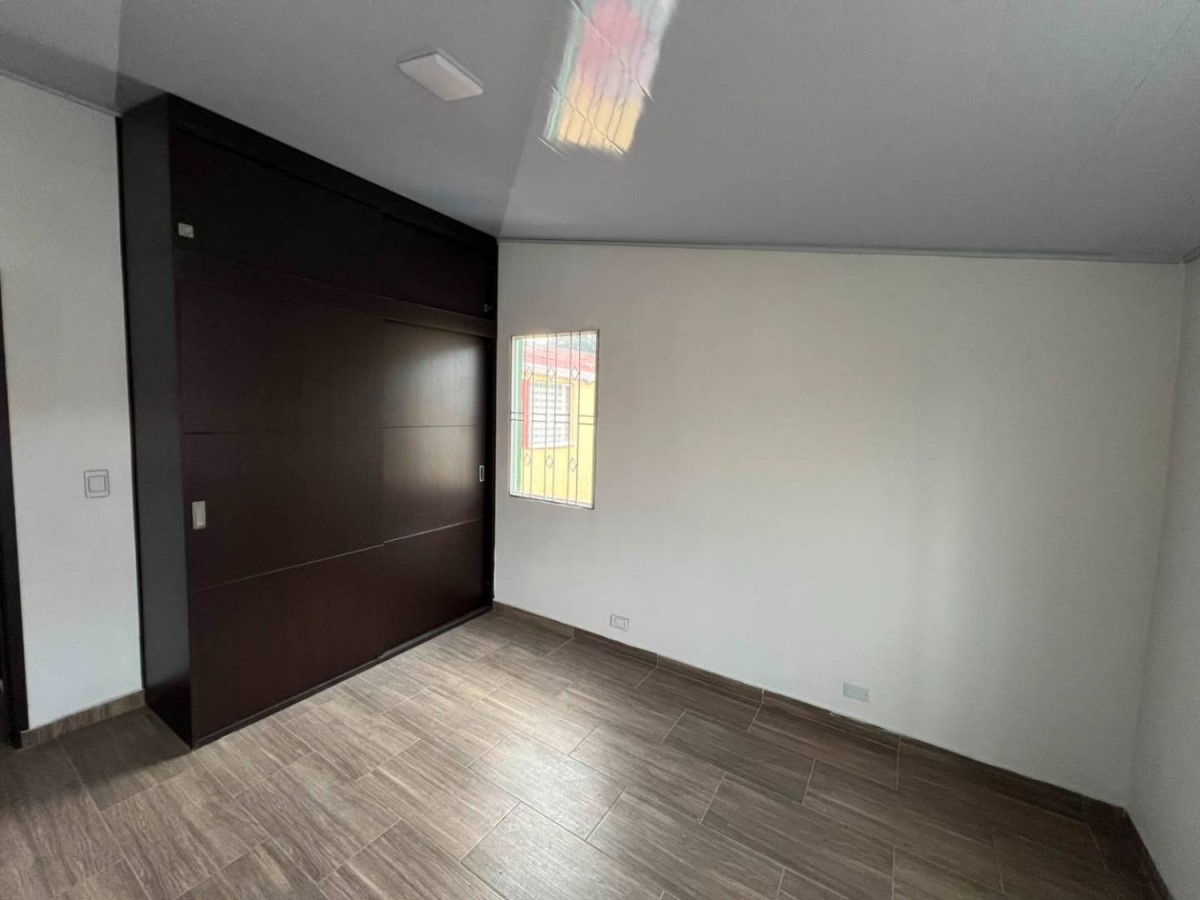 Casa en venta en Villa Mayor Oriental, Bogotá · foto 3 de 24
