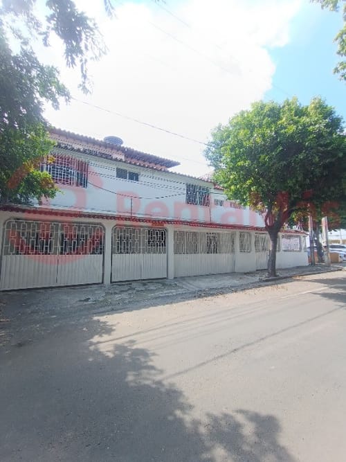 Casa de 12 alcobas en venta en Blanco, Cúcuta, 446 m² · foto 2 de 24