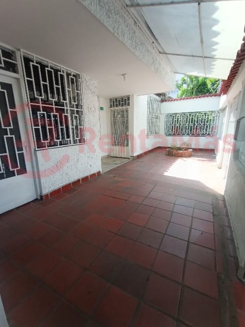 Casa de 12 alcobas en venta en Blanco, Cúcuta, 446 m² · foto 3 de 24