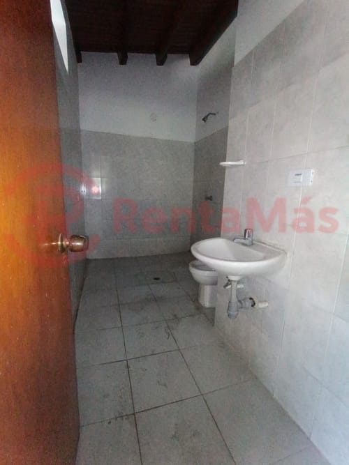 Casa de 12 alcobas en venta en Blanco, Cúcuta, 446 m² · foto 17 de 24