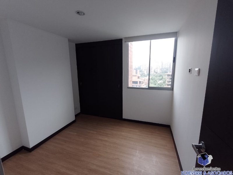 Apartamento en venta en Loma De Las Brujas, Envigado · foto 3 de 12