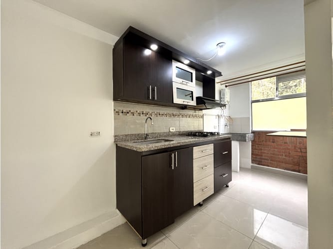 Apartamento de 3 alcobas en arriendo en Los Cerros - El Vergel, Medellín, 55 m² · foto 3 de 11