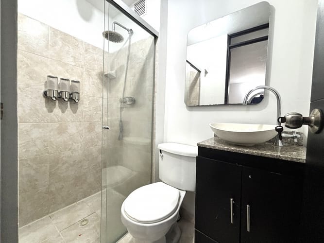 Apartamento de 3 alcobas en arriendo en Los Cerros - El Vergel, Medellín, 55 m² · foto 5 de 11