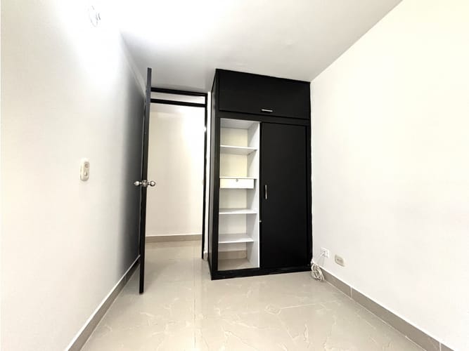 Apartamento de 3 alcobas en arriendo en Los Cerros - El Vergel, Medellín, 55 m² · foto 10 de 11