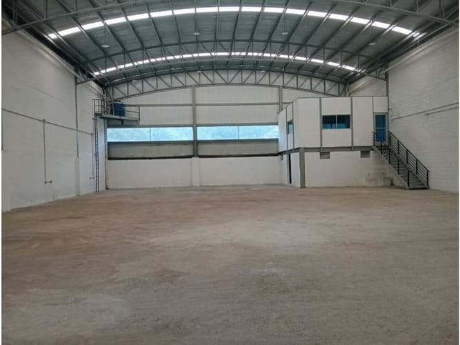 Bodega en arriendo en Centro, La Estrella, 621 m² · foto 3 de 5