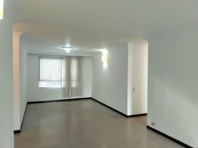 Apartamento de 3 alcobas en arriendo en Patio Bonito, Medellín, 109 m² · foto 5 de 16
