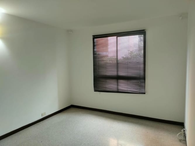 Apartamento de 3 alcobas en arriendo en Patio Bonito, Medellín, 109 m² · foto 7 de 16