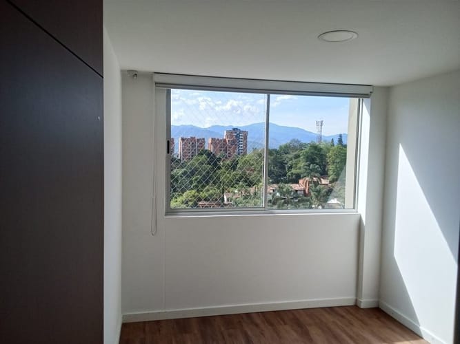 Apartamento de 3 alcobas en arriendo en Loma Del Esmeraldal, Envigado, 86 m² · foto 9 de 14