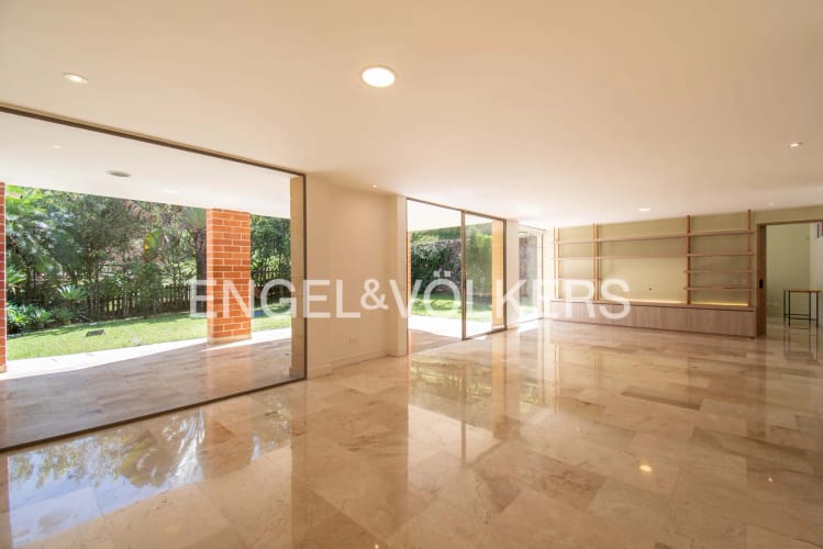 Casa en venta en Loma Del Chocho, Envigado · foto 2 de 24