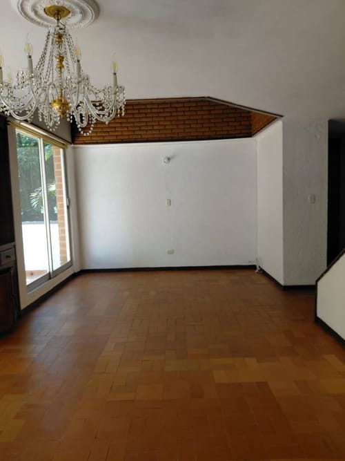 Apartamento de 3 alcobas en arriendo en El Tesoro, Medellín, 214 m² · foto 3 de 20