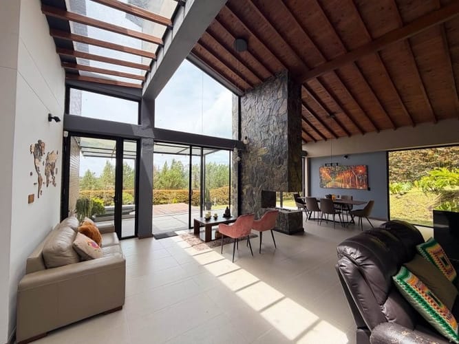Casa de 4 alcobas en venta en La China, Bello, 1200 m² · foto 3 de 20