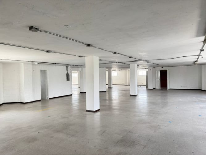 Bodega en arriendo en San Pablo Guayabal, Medellín, 1940 m² · foto 2 de 19