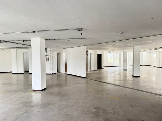 Bodega en arriendo en San Pablo Guayabal, Medellín, 1940 m² · foto 3 de 19