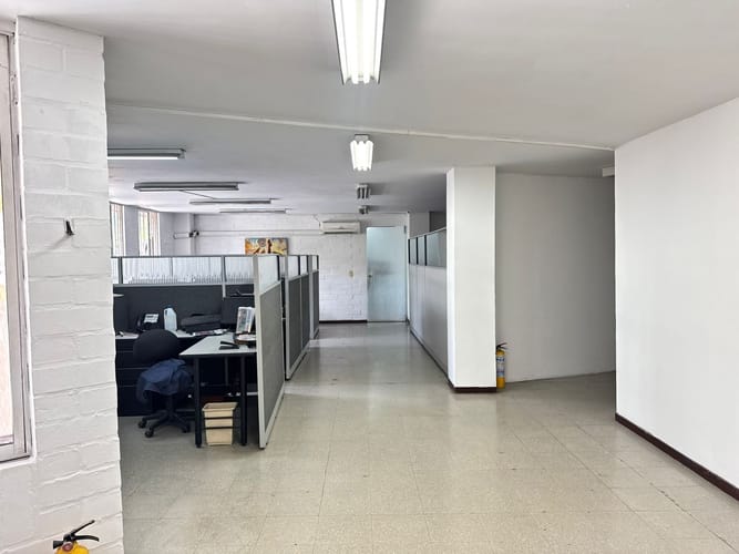 Bodega en arriendo en San Pablo Guayabal, Medellín, 1940 m² · foto 10 de 19