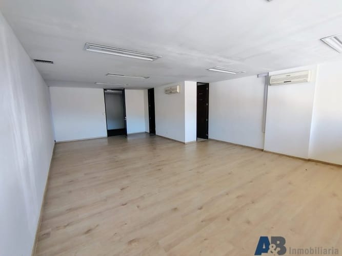 Oficina en arriendo en Los Balsos, Medellín, 52 m² · foto 3 de 8