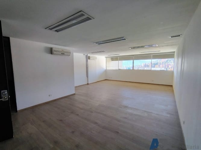 Oficina en arriendo en Los Balsos, Medellín, 52 m² · foto 4 de 8