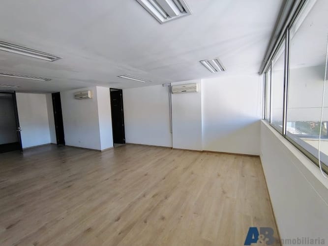 Oficina en arriendo en Los Balsos, Medellín, 52 m² · foto 5 de 8