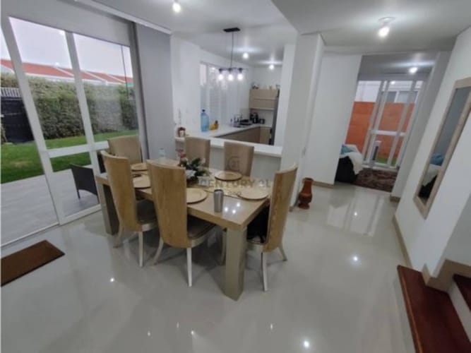 Casa de 4 alcobas en venta en El Castillo, Jamundí, 208 m² · foto 3 de 20