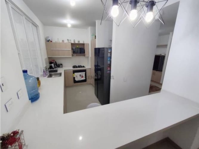 Casa de 4 alcobas en venta en El Castillo, Jamundí, 208 m² · foto 4 de 20