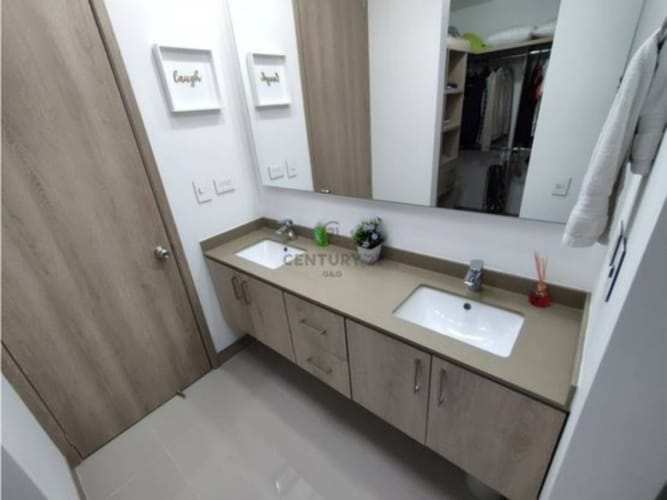Casa de 4 alcobas en venta en El Castillo, Jamundí, 208 m² · foto 13 de 20