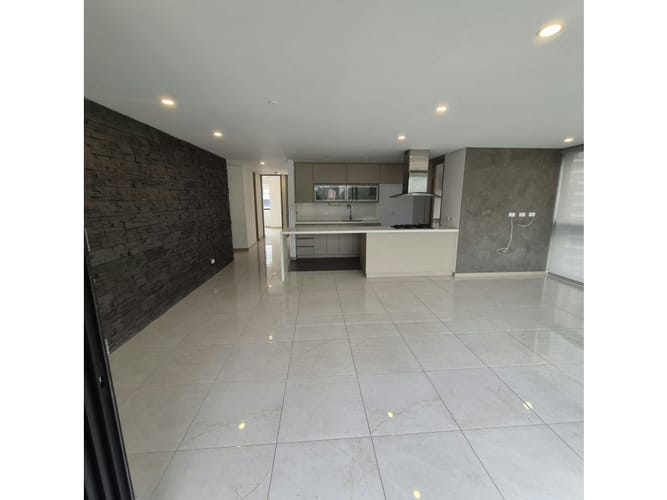 Apartamento de 3 alcobas en venta en Vía Las Palmas, Medellín, 122 m² · foto 2 de 15