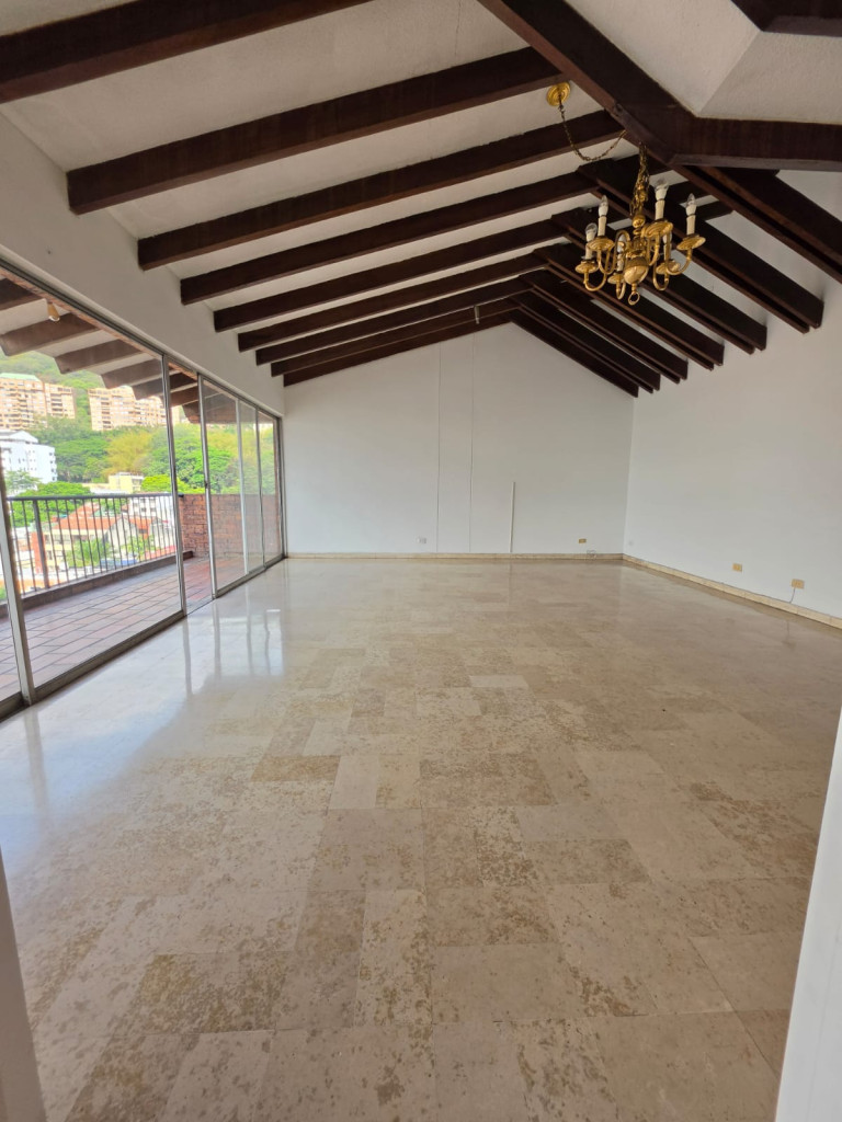 Apartamento en arriendo en Granada, Cali · foto 3 de 20