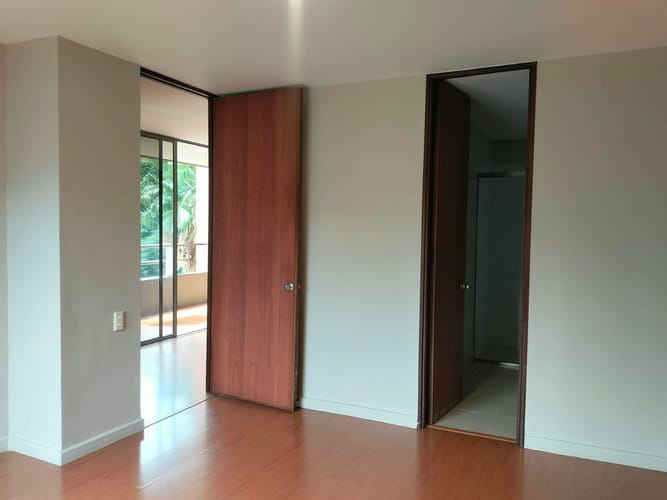 Apartamento de 2 alcobas en arriendo en Patio Bonito, Medellín, 74 m² · foto 8 de 12