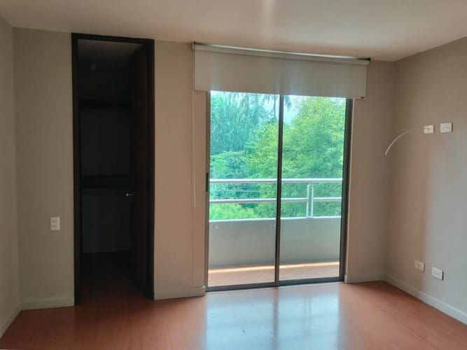 Apartamento de 2 alcobas en arriendo en Patio Bonito, Medellín, 74 m² · foto 6 de 12