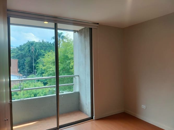 Apartamento de 2 alcobas en arriendo en Patio Bonito, Medellín, 74 m² · foto 11 de 12