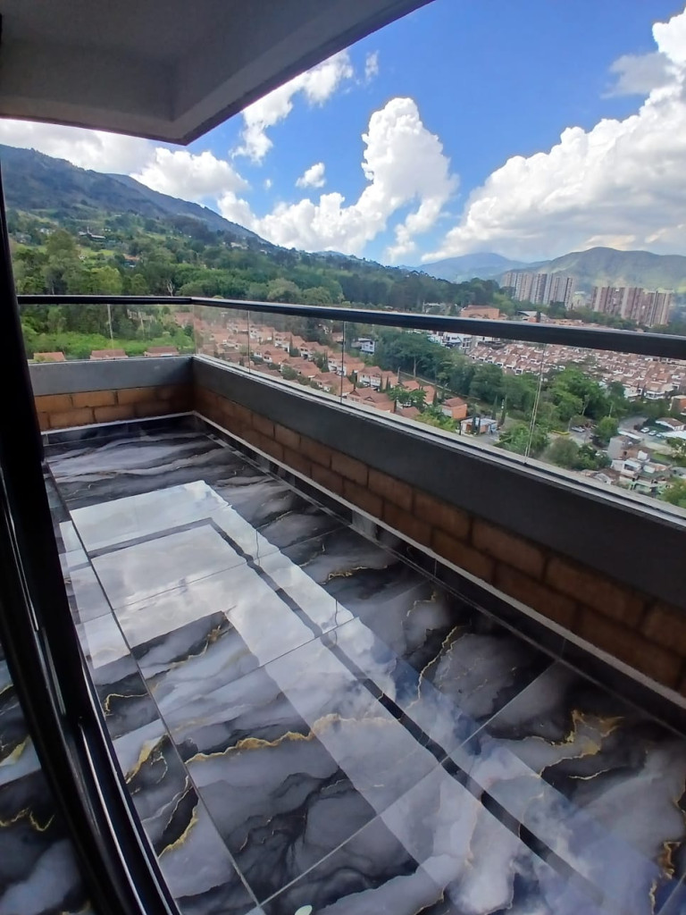 Apartamento en arriendo en Centro, La Estrella · foto 3 de 18
