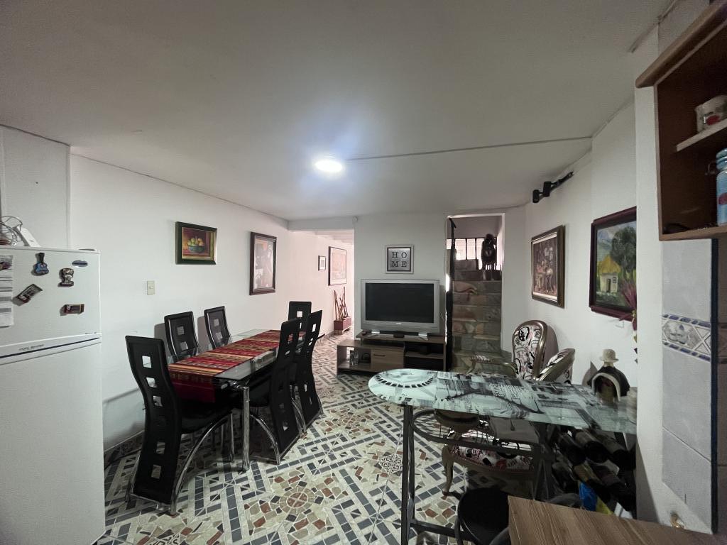 Casa en venta en Engativá, Bogotá · foto 3 de 24