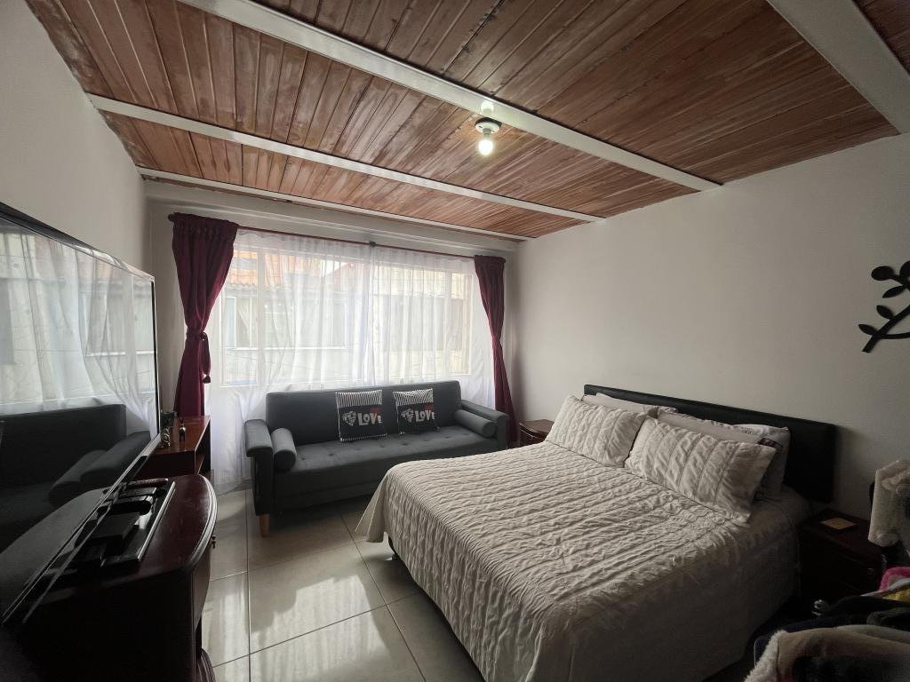 Casa en venta en Engativá, Bogotá · foto 6 de 24