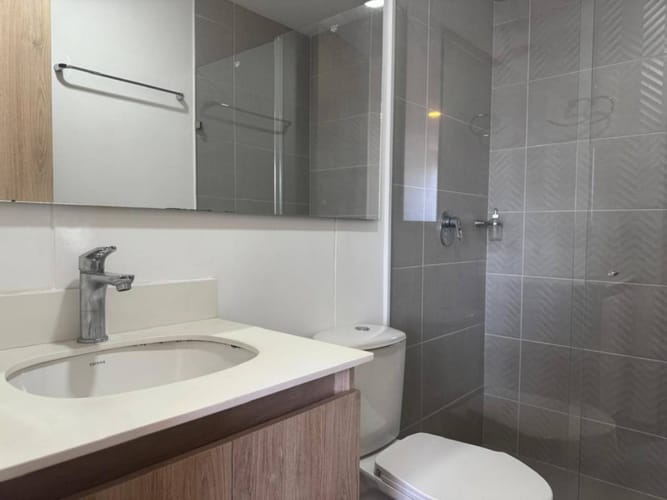 Apartaestudio en venta en El Poblado, Medellín, 46 m² · foto 12 de 13